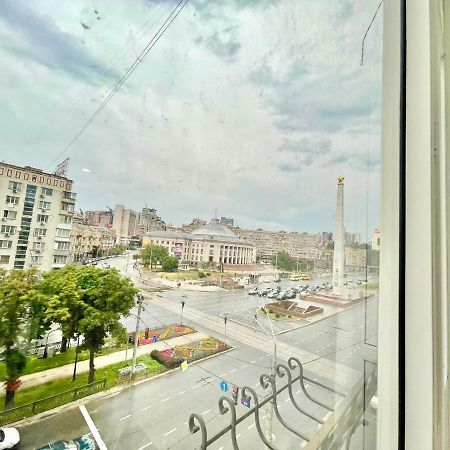 1 Room Apartment Near Peremohy Square Kiev Dış mekan fotoğraf