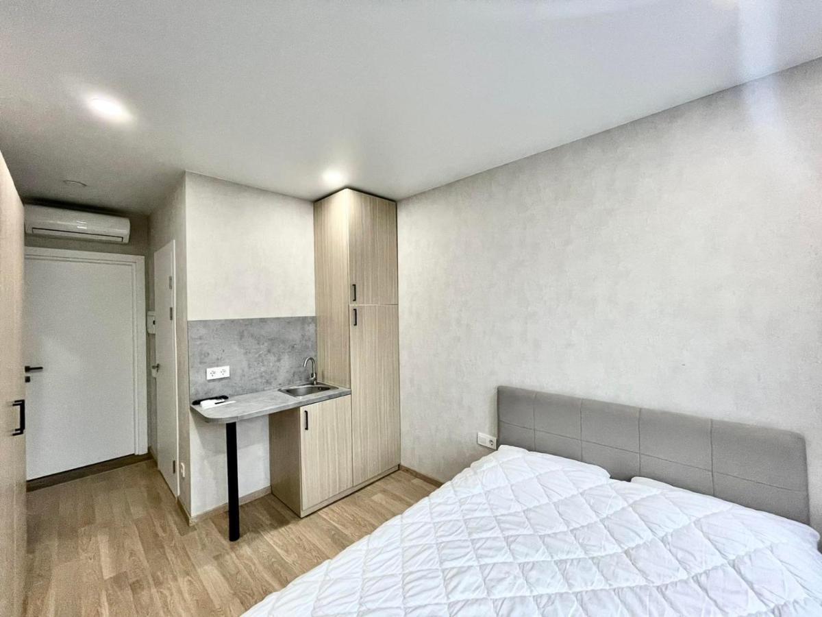 1 Room Apartment Near Peremohy Square Kiev Dış mekan fotoğraf